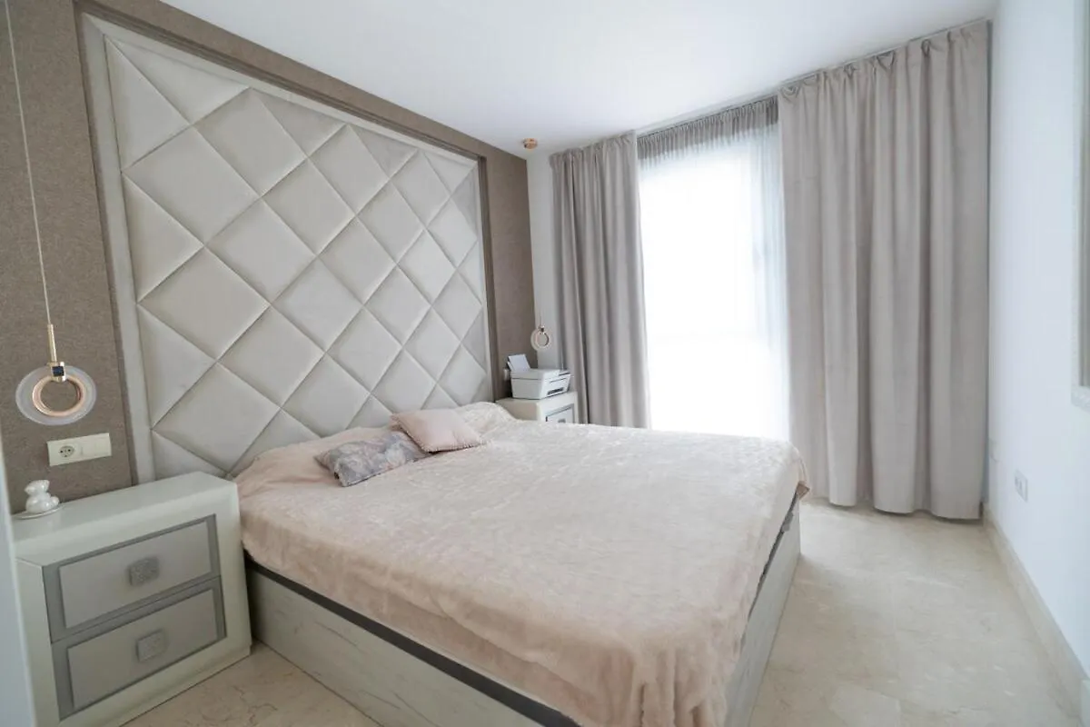 Elegant Apartment With A Terrace And Sea Vews Sotogrande