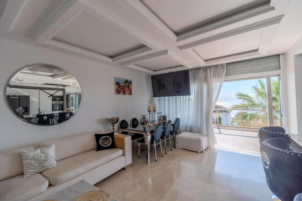 Elegant Apartment With A Terrace And Sea Vews Sotogrande