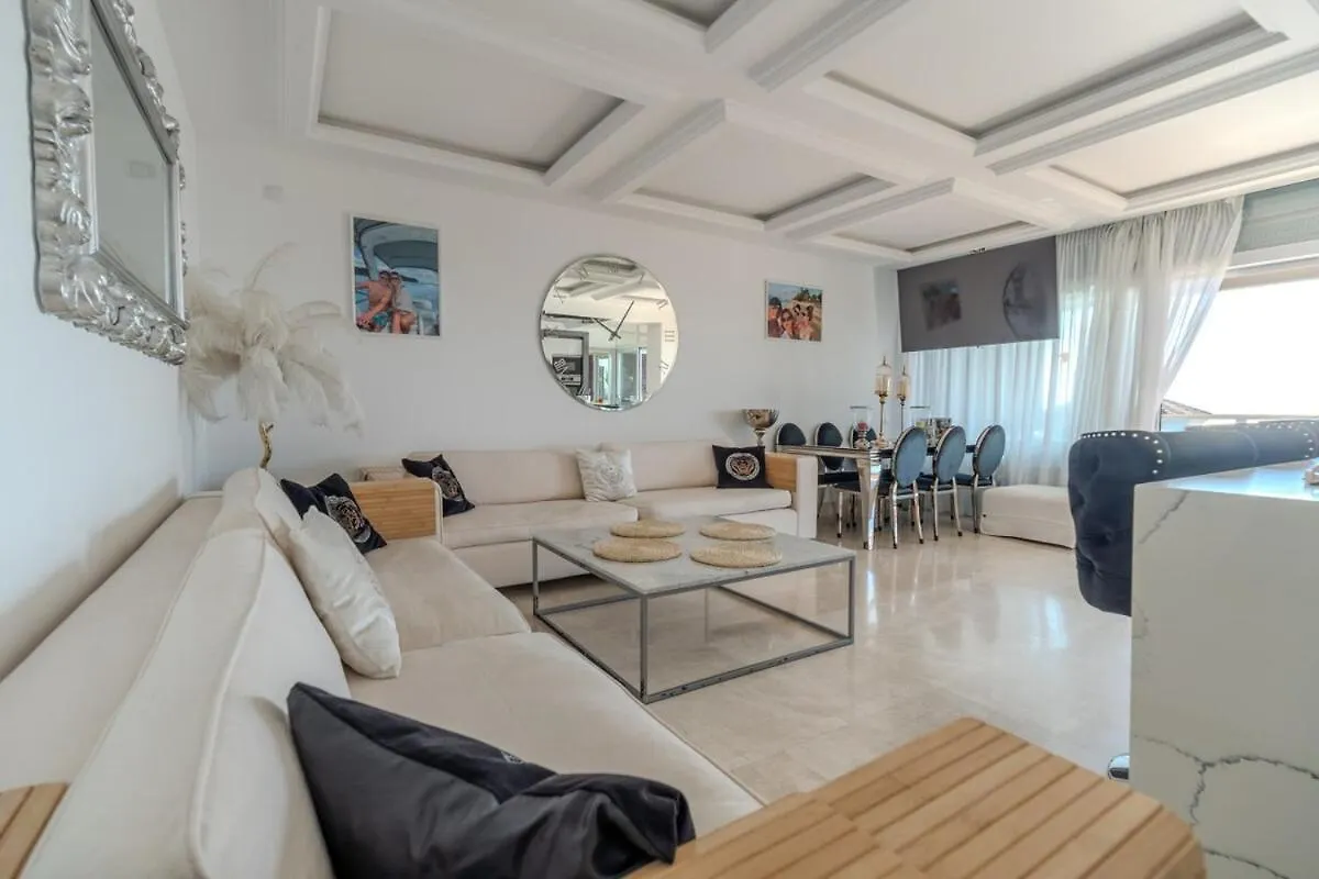 Elegant Apartment With A Terrace And Sea Vews Sotogrande 0*,  Španělsko