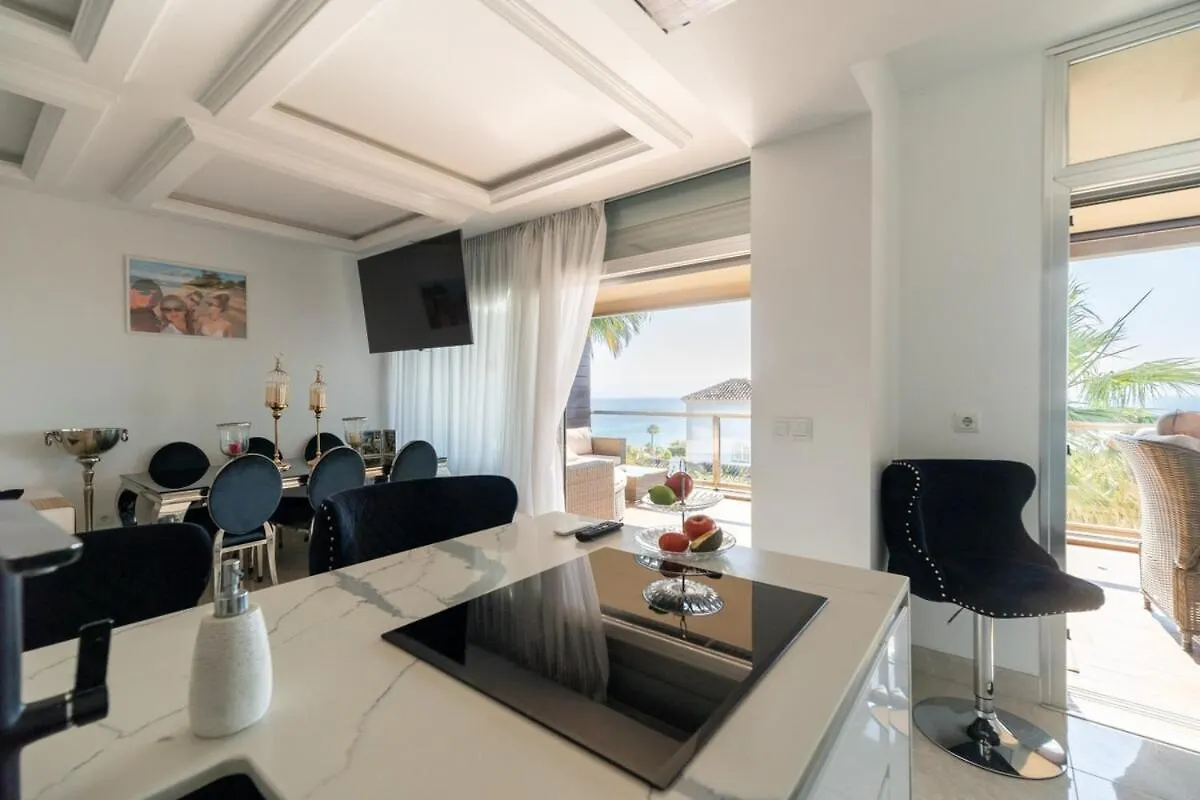 Elegant Apartment With A Terrace And Sea Vews Sotogrande Španělsko