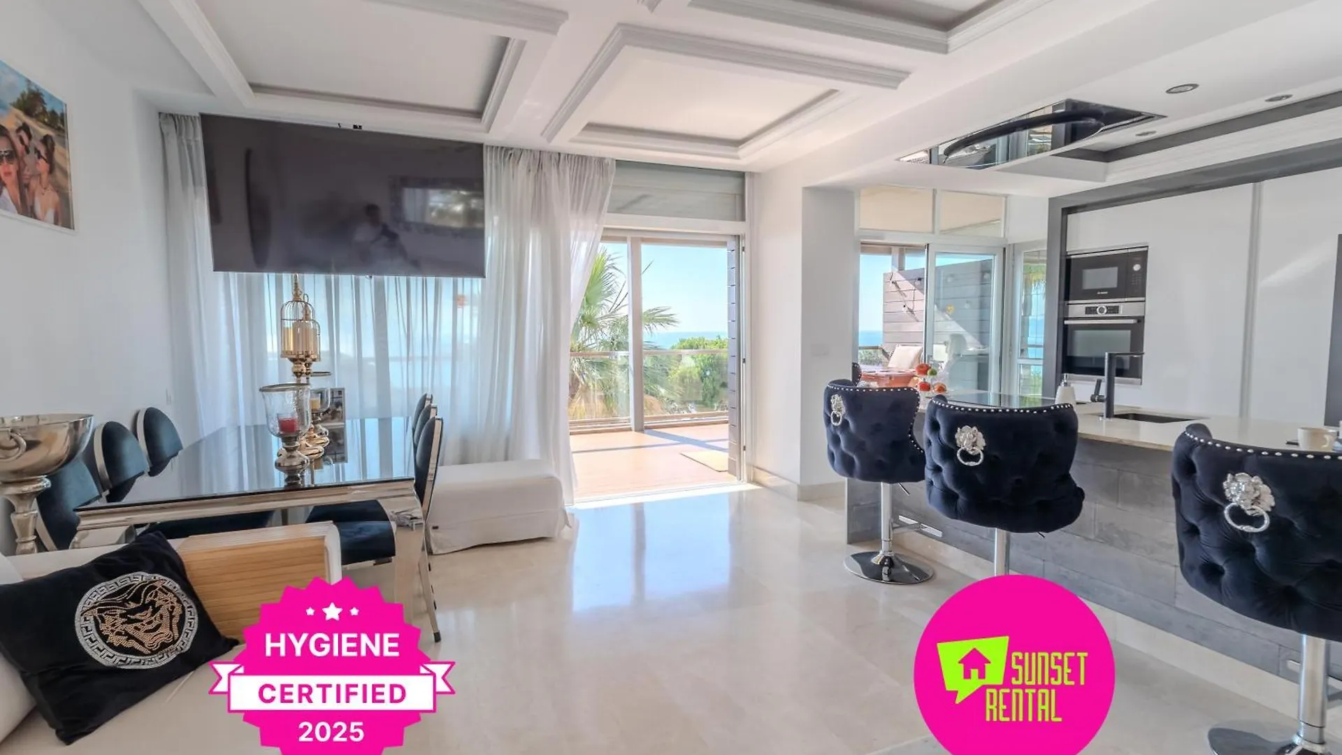 kontakty Elegant Apartment With A Terrace And Sea Vews